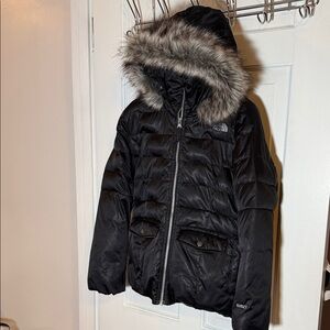 The North Face Kids Black Puffer Jacket with Faux Fur Trim Girls M 10/12